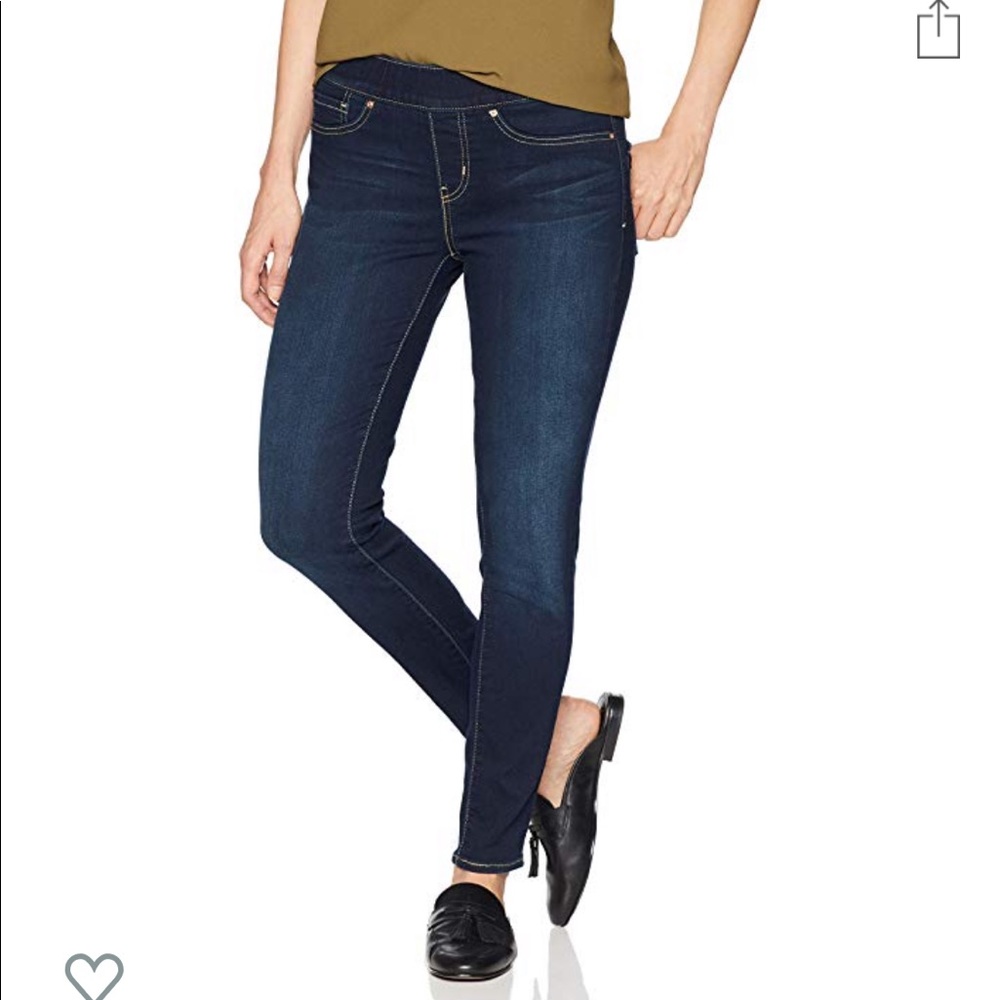 Pull on Levi jeans NWT